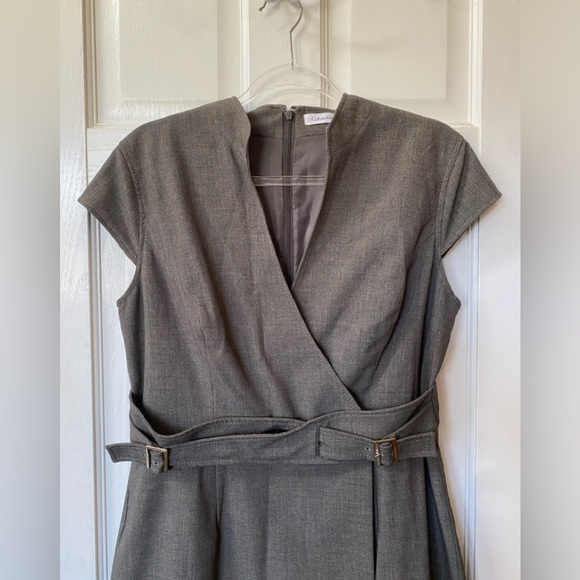 Calvin Klein Women Gray Sheath Mandarin Collar Cap Sleeve Belted Size 12 - Picture 3 of 15